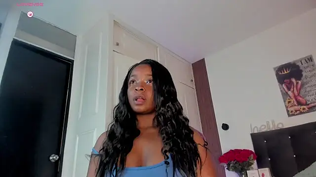 Snapshot of Reina_Love2 chatting on February 2026 01:10:01 PM Reina Love2 online show from February 2026 01:10:01 PM