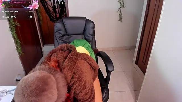 Violetaarey online show from October 2025 09:37:02 PM