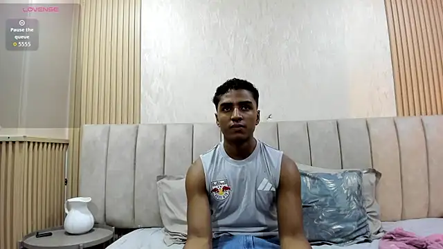 MagnusKing  online show from May 2026 10:22:02 PM