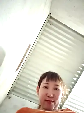 Snapshot of Ana_love2000 chatting on February 2025 08:39:02 AM Ana love2000 online show from February 2025 08:39:02 AM