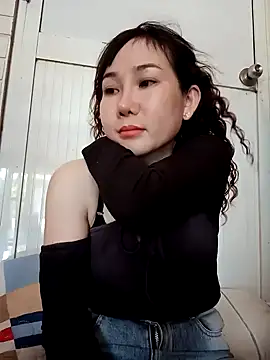 Snapshot of Ana_love2000 chatting on February 2025 05:44:02 AM Ana love2000 online show from February 2025 05:44:02 AM