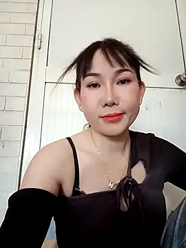 Snapshot of Ana_love2000 chatting on February 2025 02:19:02 AM Ana love2000 online show from February 2025 02:19:02 AM