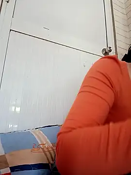 Snapshot of Ana_love2000 chatting on February 2025 02:31:01 AM Ana love2000 online show from February 2025 02:31:01 AM