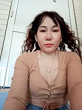 Snapshot of Ana_love2000 chatting on March 2025 05:23:02 AM Ana love2000 online show from March 2025 05:23:02 AM