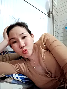 Snapshot of Ana_love2000 chatting on March 2025 12:32:02 PM Ana love2000 online show from March 2025 12:32:02 PM