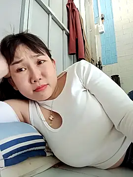 Snapshot of Ana_love2000 chatting on October 2025 03:05:02 AM Ana love2000 online show from October 2025 03:05:02 AM