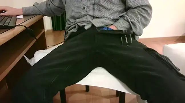 Giulio35 Pika online show from January 2025 05:01:01 PM