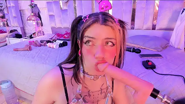 Broklinwhite  online show from January 2025 01:38:01 PM