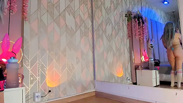 Broklinwhite  online show from November 2025 01:13:01 PM