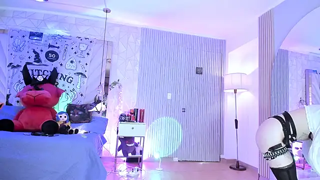 zephirahabney online show from October 2025 02:35:01 PM