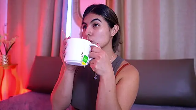 ShelleyMorell online show from October 2025 01:07:01 PM