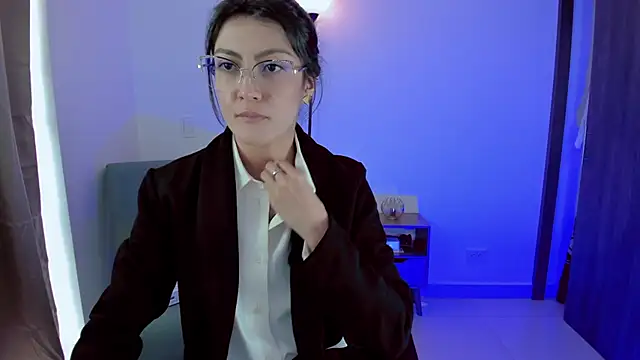 Lilabril online show from January 2025 05:17:01 PM