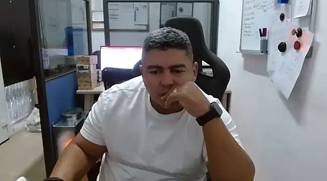 Snapshot of gordito_xx chatting on February 2025 03:43:02 PM gordito xx online show from February 2025 03:43:02 PM