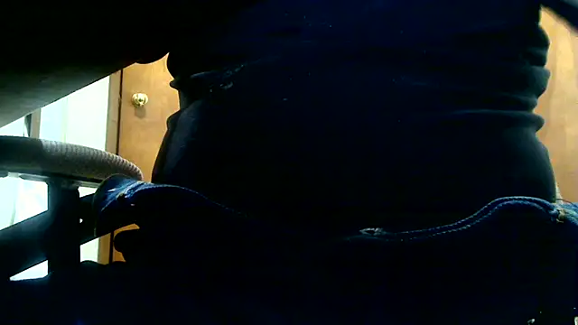 markluvskitty online show from February 2026 08:02:01 PM