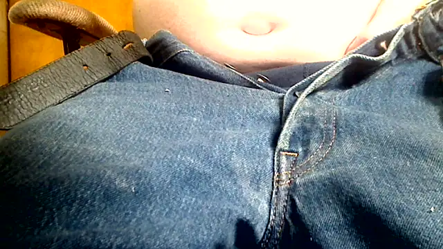 markluvskitty online show from March 2026 12:20:01 PM