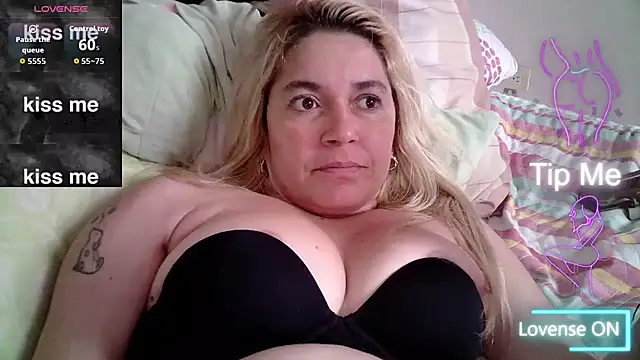 Izury Blondee online show from November 2025 09:50:01 PM