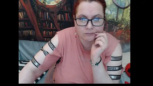Snapshot of PlayfullMature chatting on June 2026 10:09:01 AM PlayfullMature online show from June 2026 10:09:01 AM