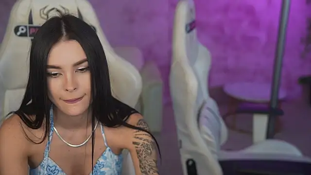 Snapshot of Tina_Breeze chatting on May 2026 10:44:01 AM Tina Breeze online show from May 2026 10:44:01 AM