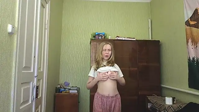 Riley Roo online show from December 2024 05:55:01 PM