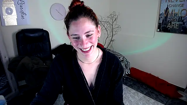 IsaBaileys  online show from March 2025 11:42:01 PM