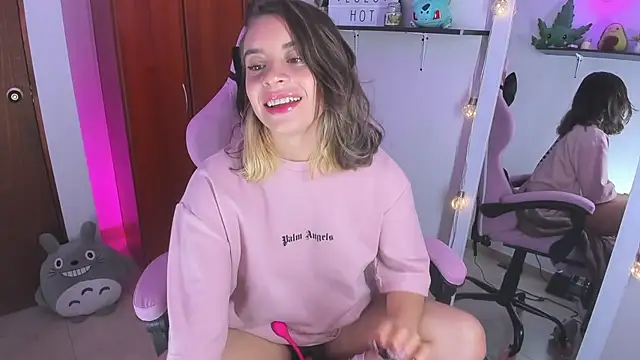 saralolo420 online show from February 2025 04:37:02 AM