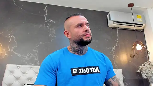 BruceDallas online show from December 2024 11:14:01 PM