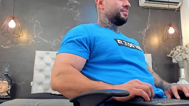 BruceDallas online show from December 2024 02:20:02 AM