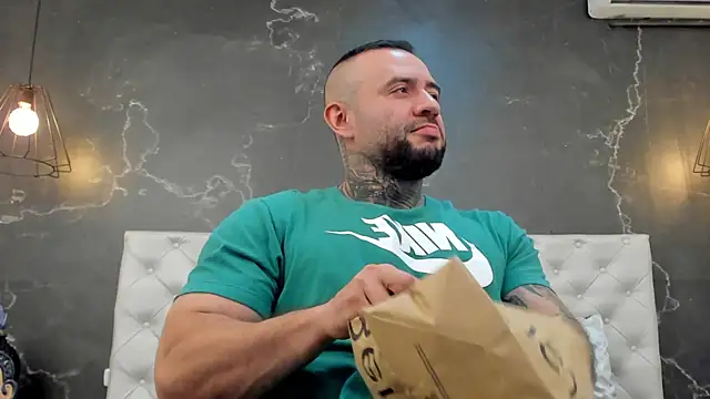 BruceDallas online show from December 2024 12:44:01 AM