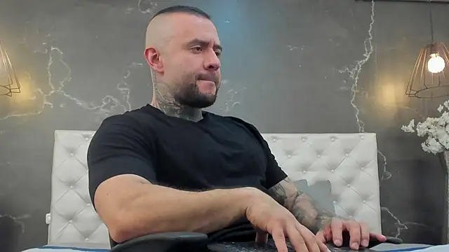 BruceDallas online show from February 2025 12:35:01 AM