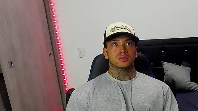 Stiven collins online show from February 2025 01:09:02 AM