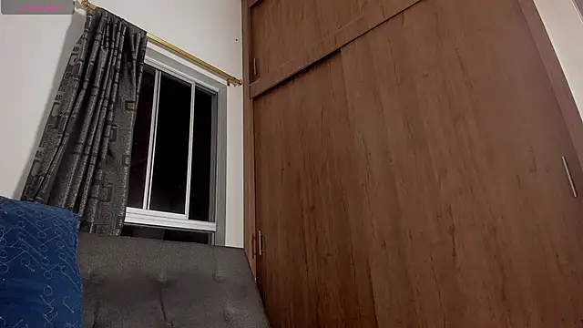 curt xxx online show from November 2025 02:44:01 AM