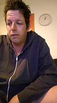 Knuffelstaaf123 online show from April 2026 01:14:02 PM