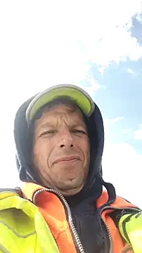 Knuffelstaaf123 online show from April 2026 12:55:02 PM