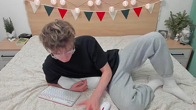 Fandi 777 online show from January 2025 01:09:02 PM