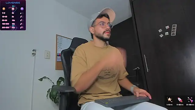 JeycobxBraand online show from January 2025 10:51:01 PM