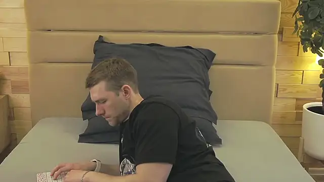 EthanPinkman online show from April 2026 04:01:01 AM