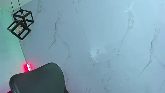 LilithCooperr  online show from November 2025 10:18:02 PM