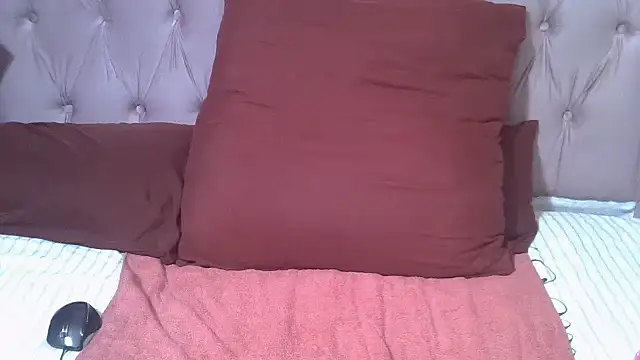 SweetMellowX1 online show from September 2025 03:06:02 AM