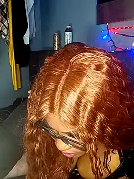 Snapshot of AmazonianMistress chatting on January 2025 04:44:01 AM AmazonianMistress online show from January 2025 04:44:01 AM