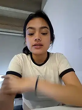 littlemelii online show from February 2025 10:07:02 PM