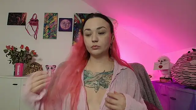 Snapshot of PinkHurricaneOfficial chatting on December 2025 02:34:01 PM PinkHurricaneOfficial online show from December 2025 02:34:01 PM