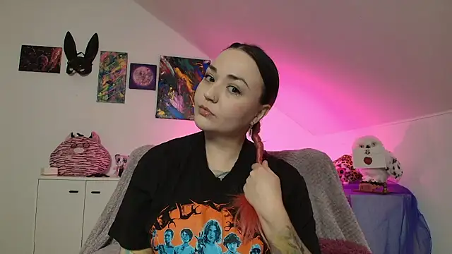 Snapshot of PinkHurricaneOfficial chatting on January 2026 04:44:01 PM PinkHurricaneOfficial online show from January 2026 04:44:01 PM