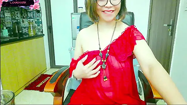 Miu-Le online show from October 2025 04:38:02 PM