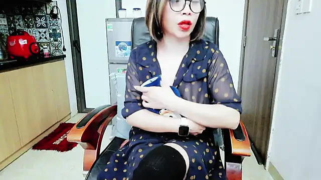 Miu-Le online show from November 2025 09:17:01 PM