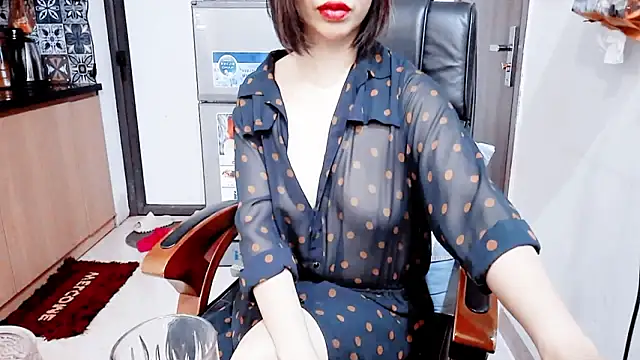 Miu-Le online show from February 2026 07:32:02 PM