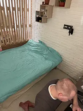 MrMrsRight online show from October 2025 11:27:01 AM