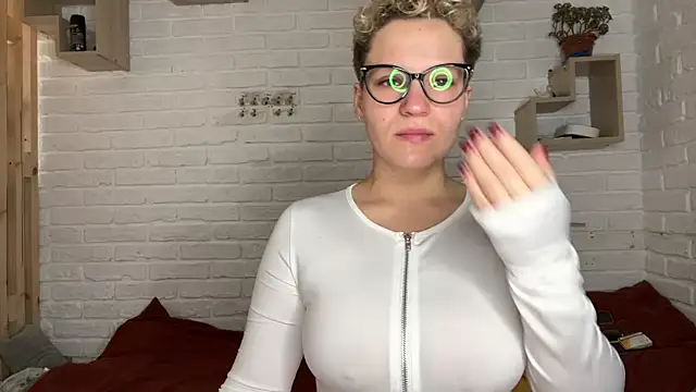 MrMrsRight online show from November 2025 10:04:02 AM