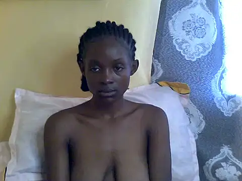 petite clara24 online show from November 2025 02:38:01 PM