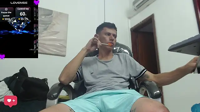 Snapshot of andy_dwels777 chatting on January 2025 12:50:02 PM andy dwels777 online show from January 2025 12:50:02 PM