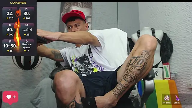 Snapshot of andy_dwels777 chatting on February 2025 10:53:02 PM andy dwels777 online show from February 2025 10:53:02 PM